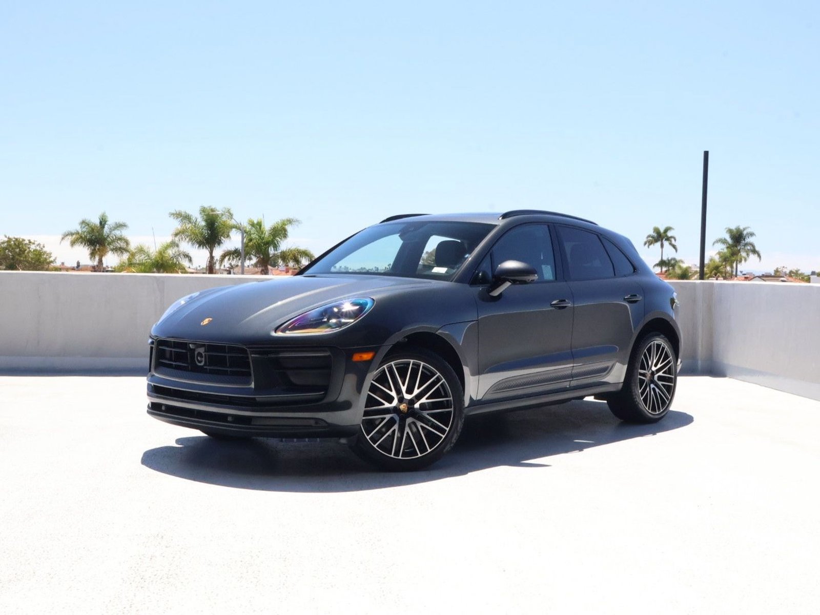 Certified 2026 Porsche Macan AWD/4WD image 1