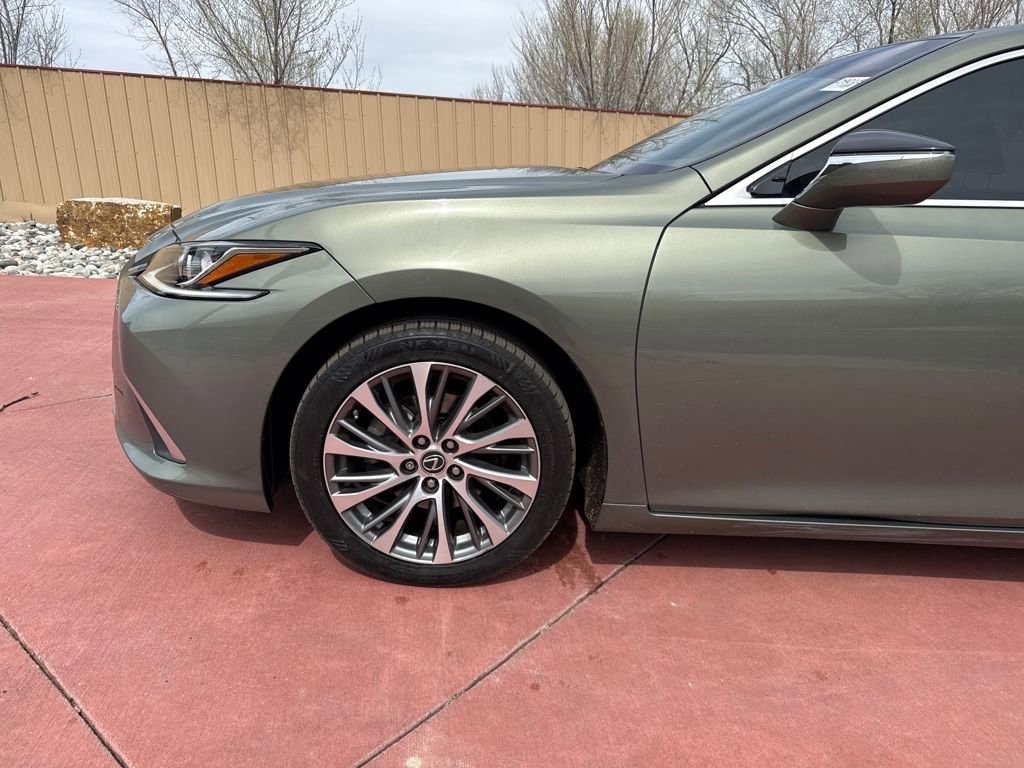 Used 2020 Lexus ES 350 w/ Premium Package image 32