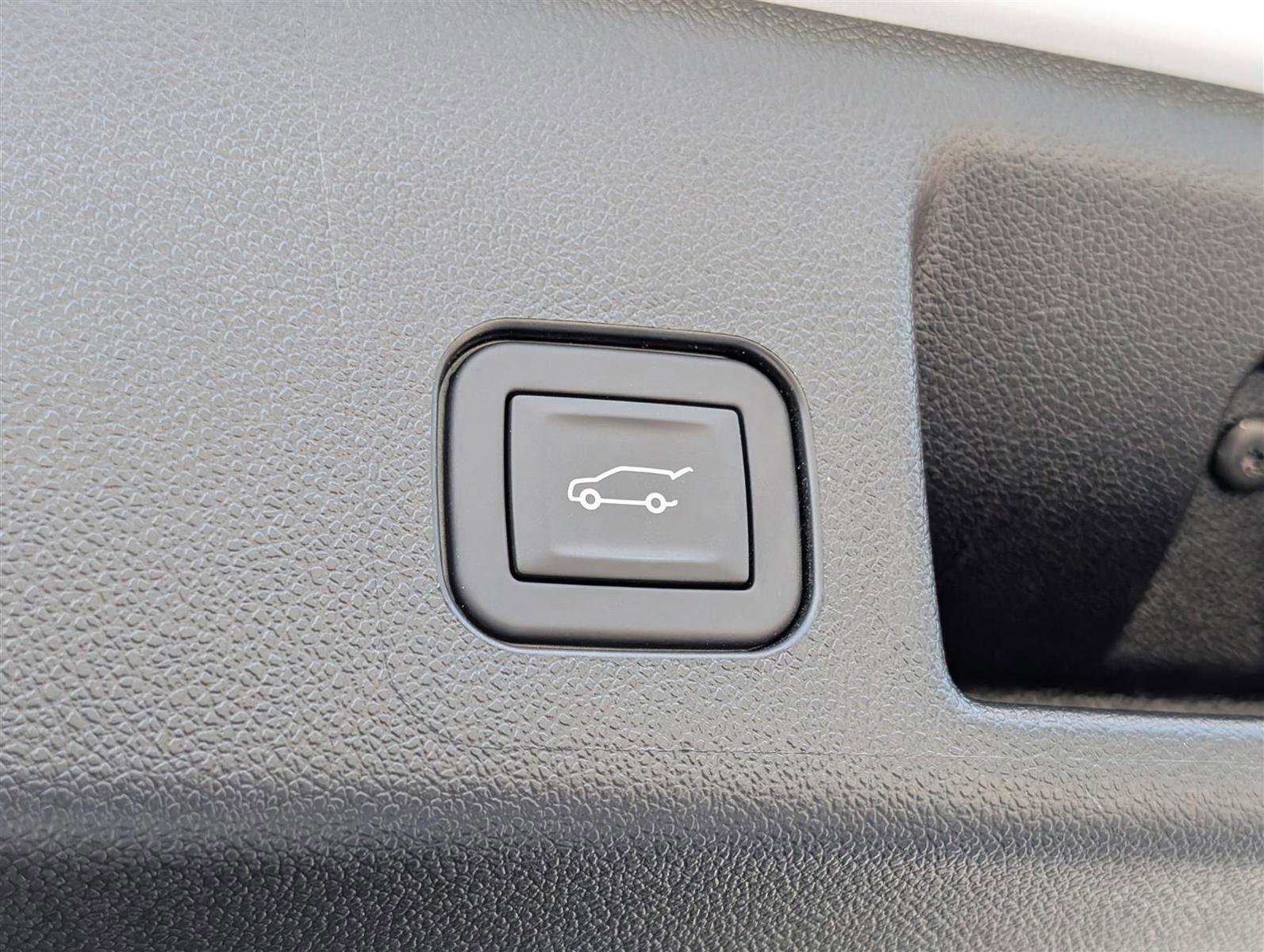 New 2025 Chevrolet Equinox EV RS w/ Active Safety Package 3 image 10