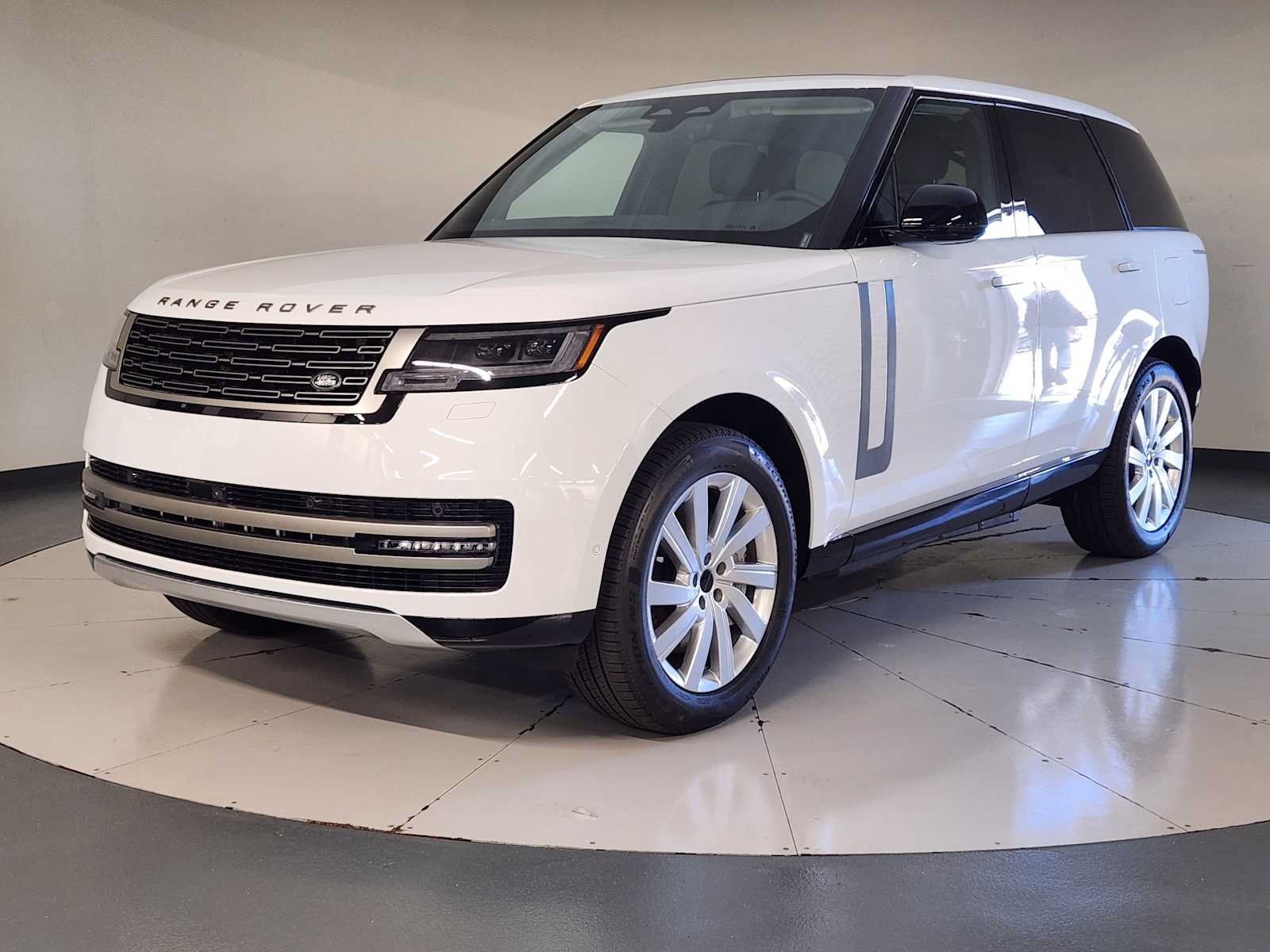 New 2026 Land Rover Range Rover SE