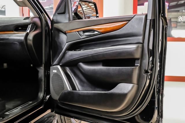 Used 2018 Cadillac Escalade ESV Premium Luxury AWD/4WD image 48