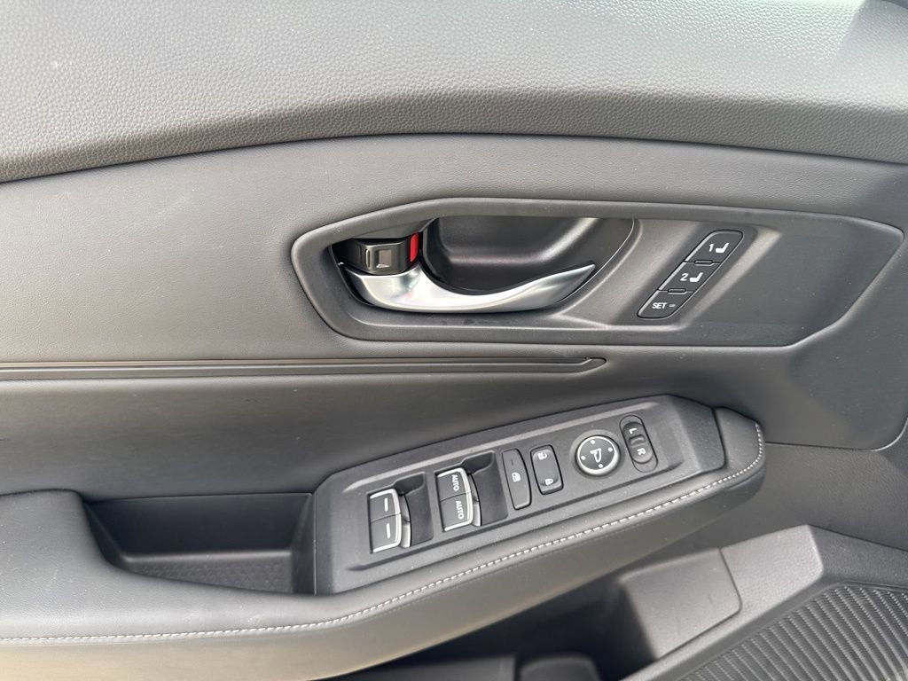 Used 2025 Honda Accord Sport image 15