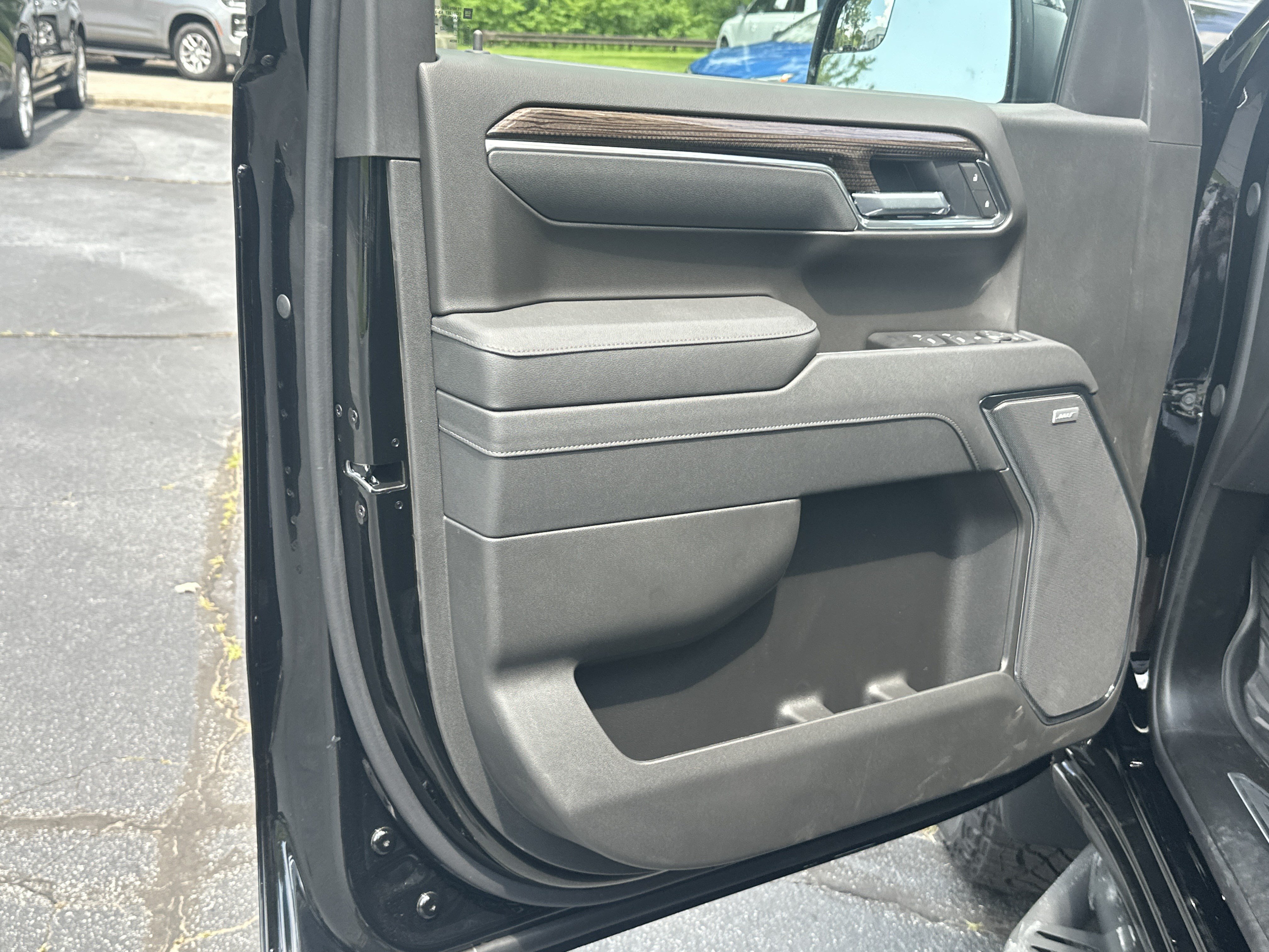 New 2026 Chevrolet Silverado 1500 LT Trail Boss w/ Convenience Package II AWD/4WD image 10