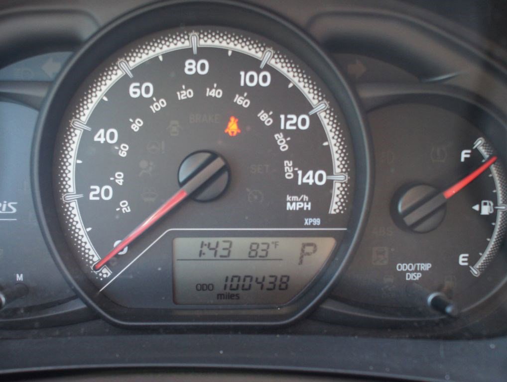 Used 2015 Toyota Yaris LE image 4