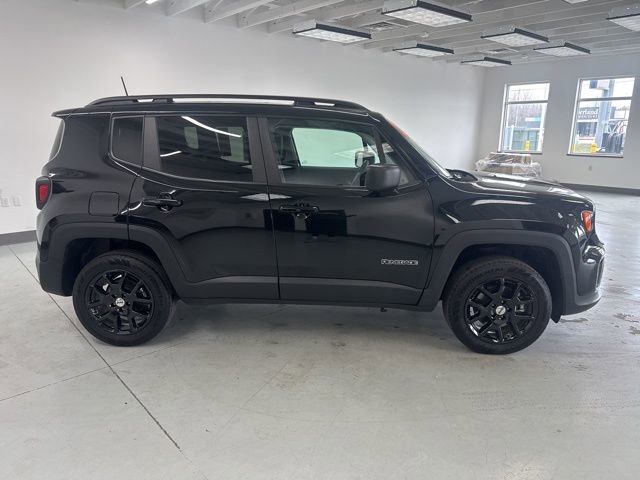 Used 2023 Jeep Renegade Latitude w/ Premium Group AWD/4WD image 12