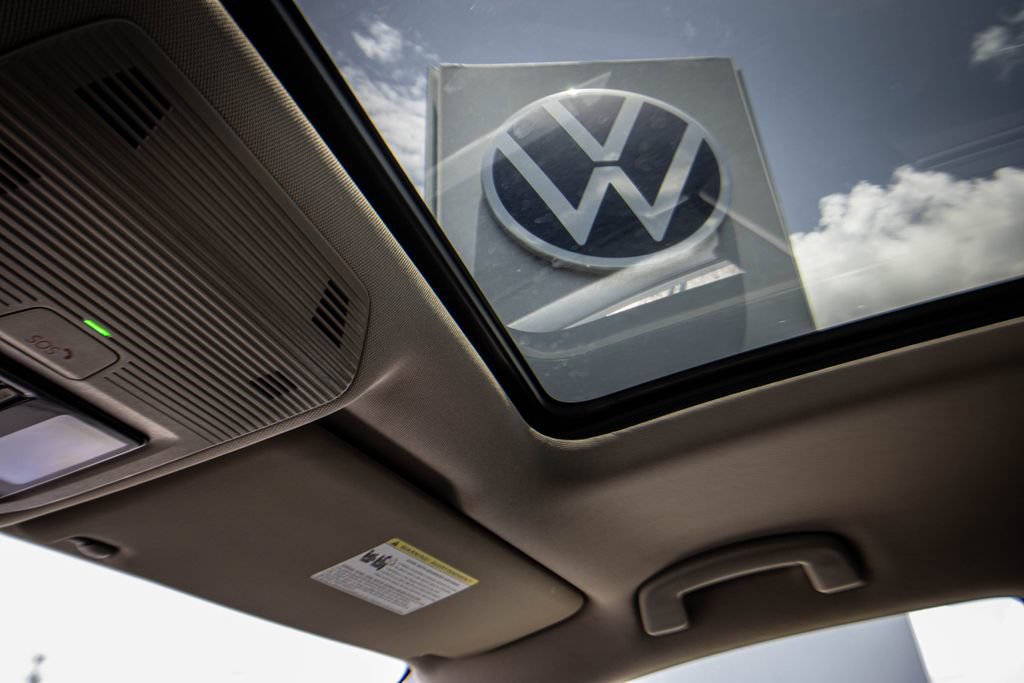 Certified 2024 Volkswagen Atlas Peak Edition SEL AWD/4WD image 47