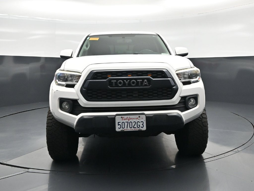 Used 2017 Toyota Tacoma SR5 w/ Tow Package AWD/4WD image 19