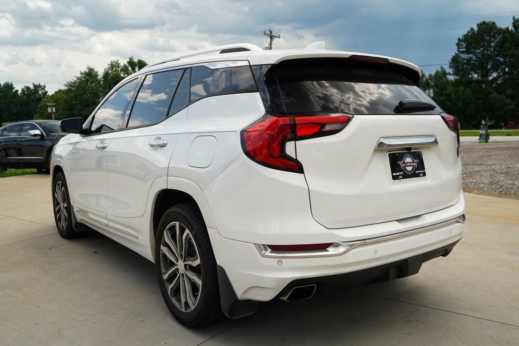 Used 2018 GMC Terrain Denali w/ Advanced Safety Package FWD image 4