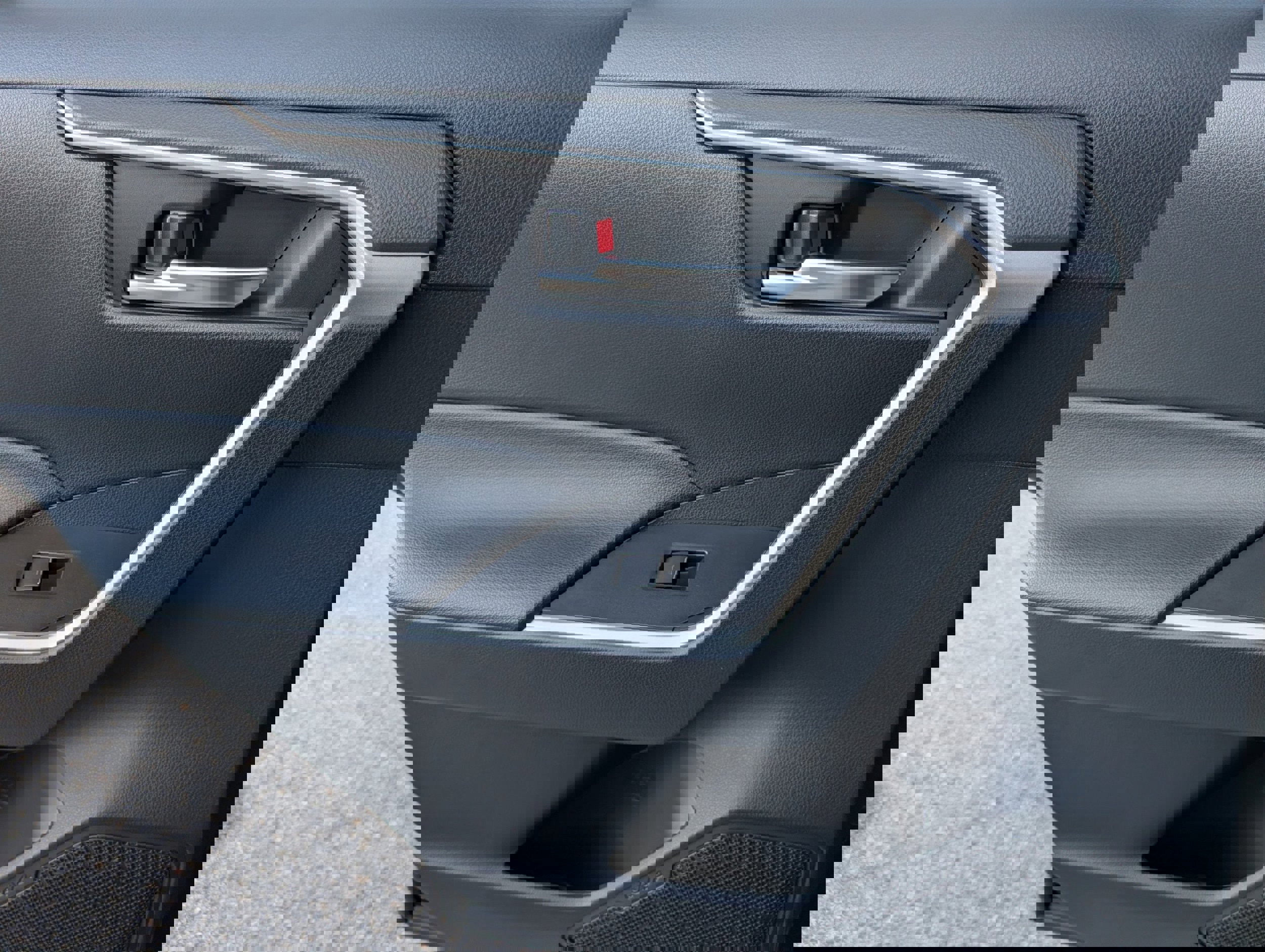 New 2025 Toyota RAV4 XLE image 28