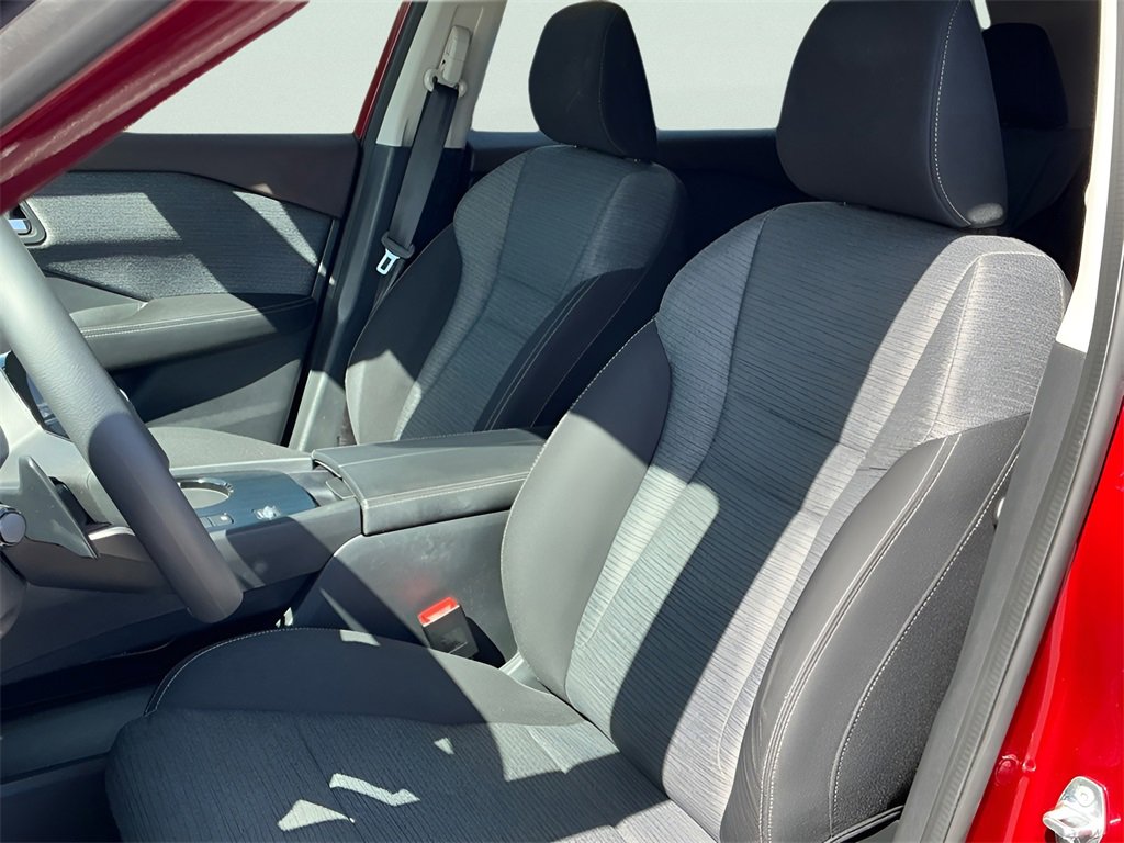 Used 2021 Nissan Rogue SV image 25