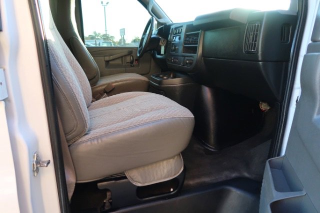 Used 2018 Chevrolet Express 3500 LT w/ LT Preferred Equipment Group RWD image 9