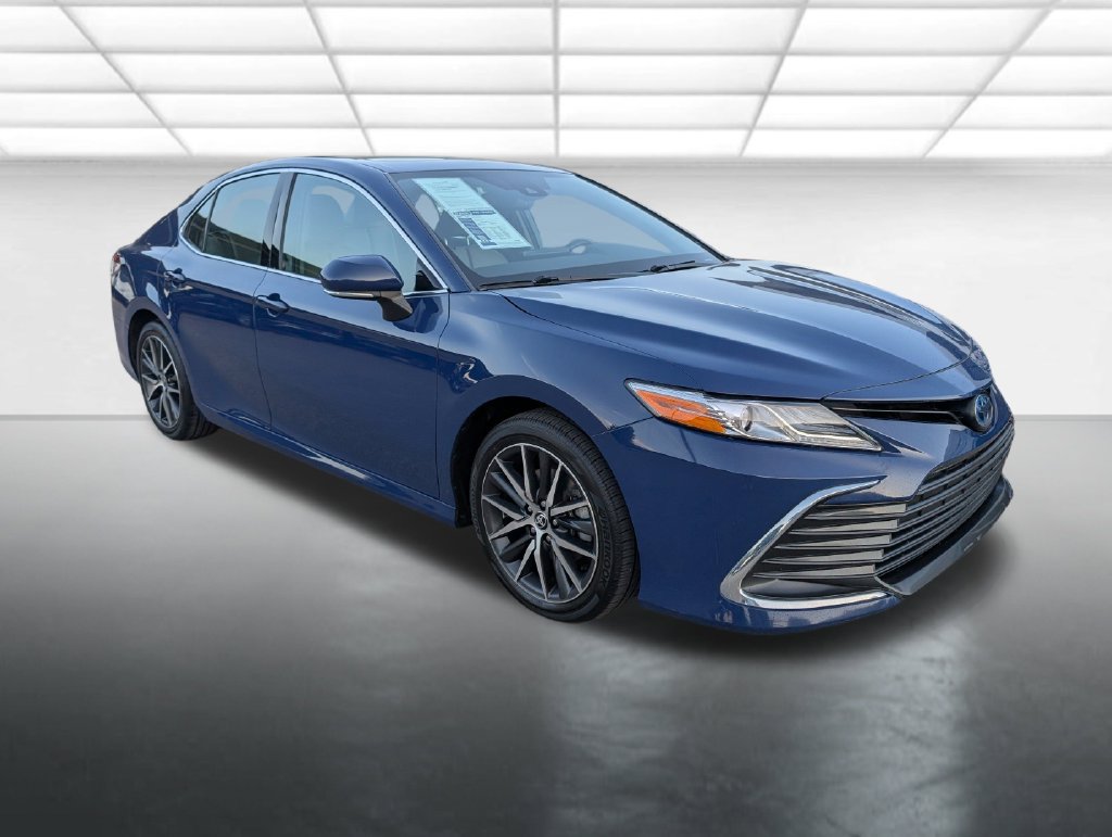 Used 2024 Toyota Camry XLE w/ Cold Weather Package