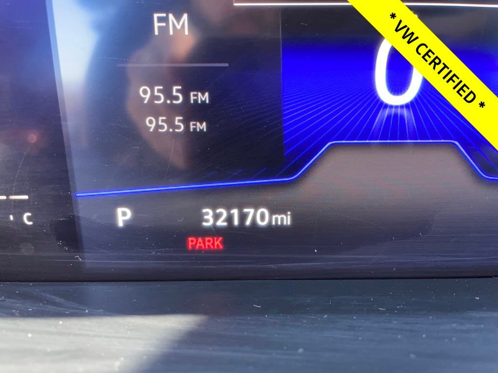 Used 2022 Volkswagen Tiguan SE image 27