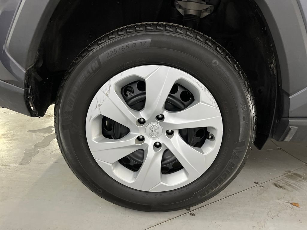 Used 2023 Toyota RAV4 LE image 17