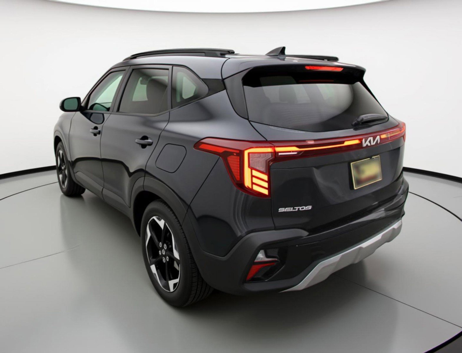 Used 2025 Kia Seltos S FWD image 6