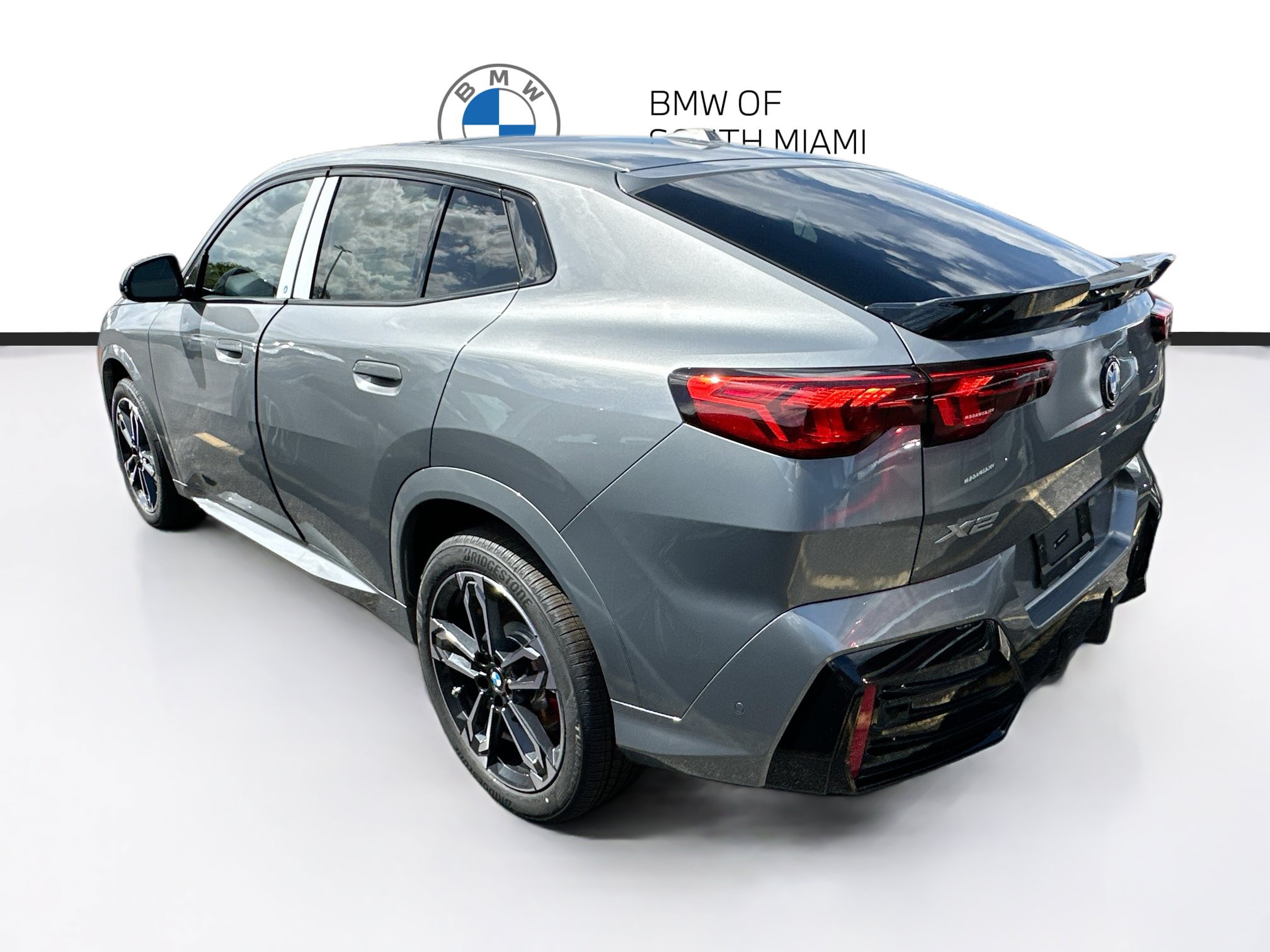 New 2026 BMW X2 xDrive28i w/ Technology Package AWD/4WD image 4