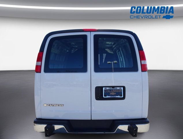 Used 2024 Chevrolet Express 2500 w/ Driver Convenience Package RWD image 4