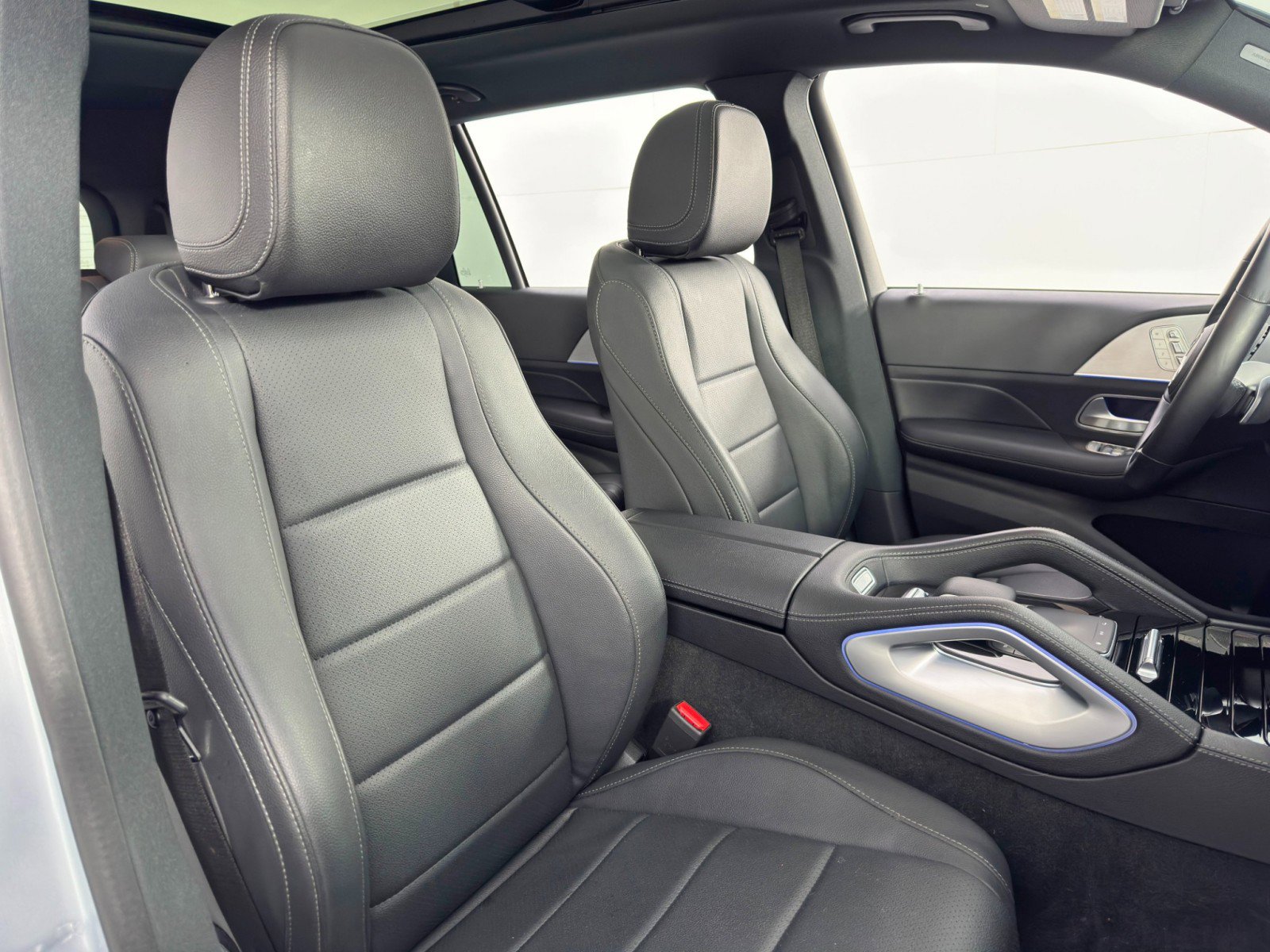 Used 2024 Mercedes-Benz GLS 450 4MATIC image 49