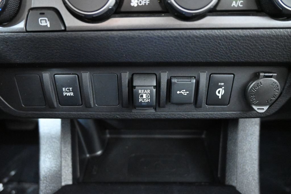 Used 2023 Toyota Tacoma TRD Off-Road AWD/4WD image 31