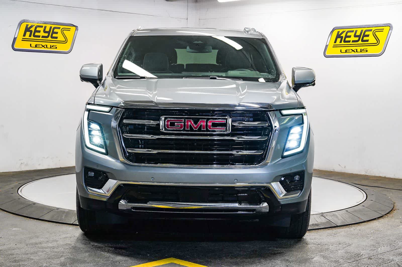 Used 2026 GMC Yukon XL Elevation AWD/4WD image 3