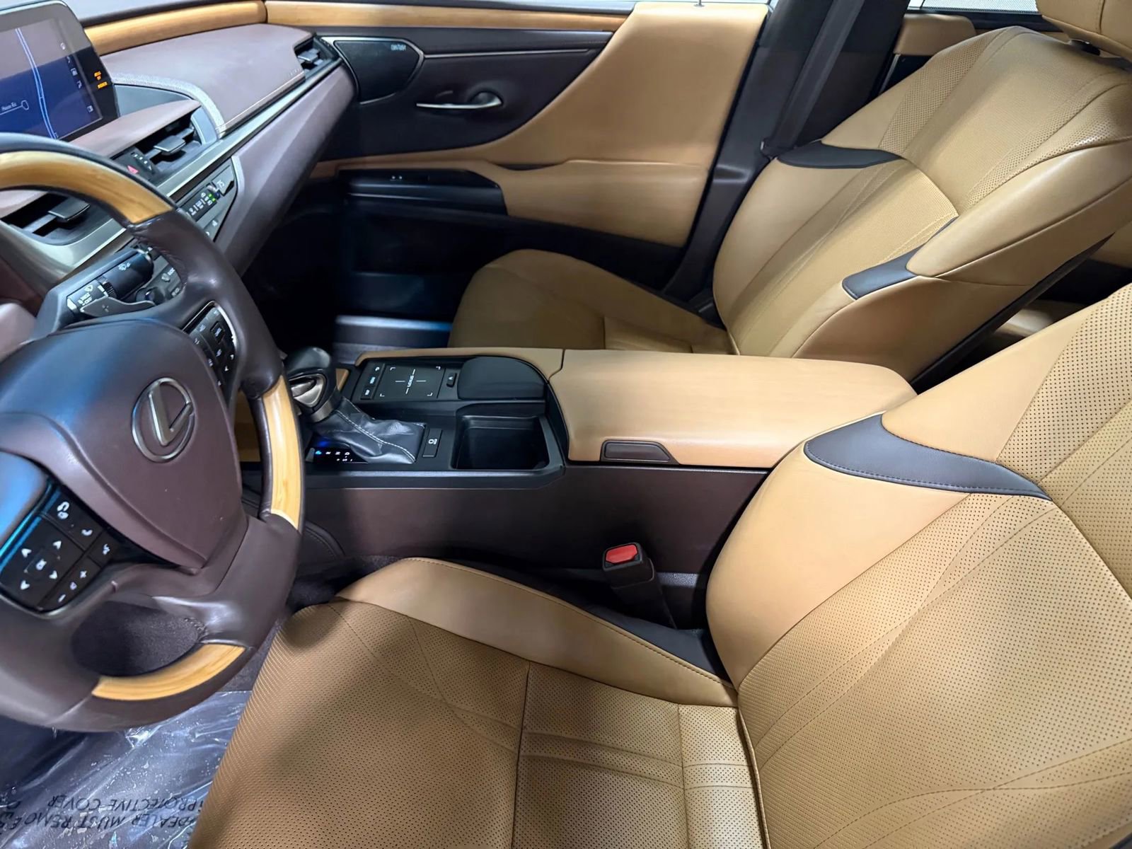 Used 2019 Lexus ES 350 Ultra Luxury w/ Accessory Package image 16