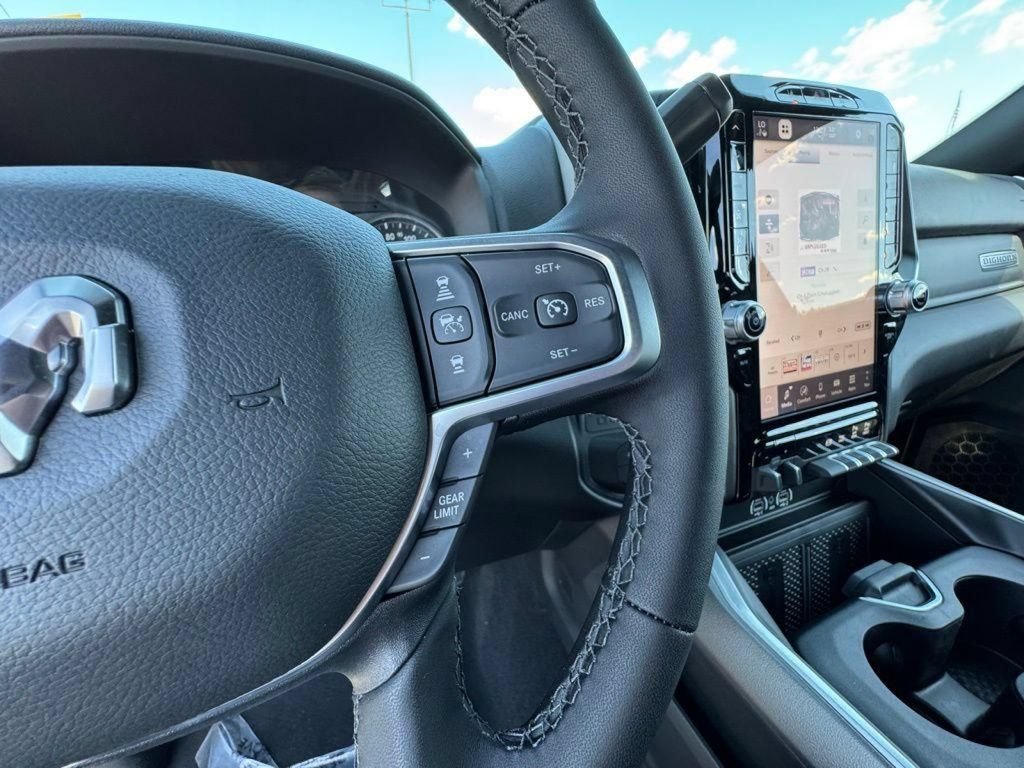 New 2025 RAM 2500 Big Horn AWD/4WD image 20