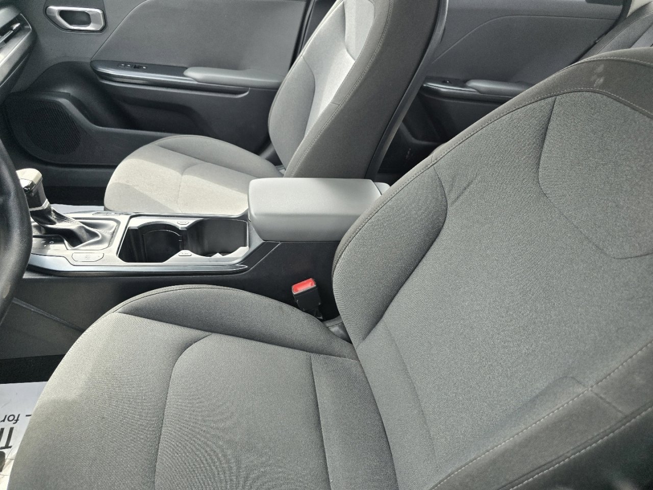 Used 2025 Kia K4 LXS image 21