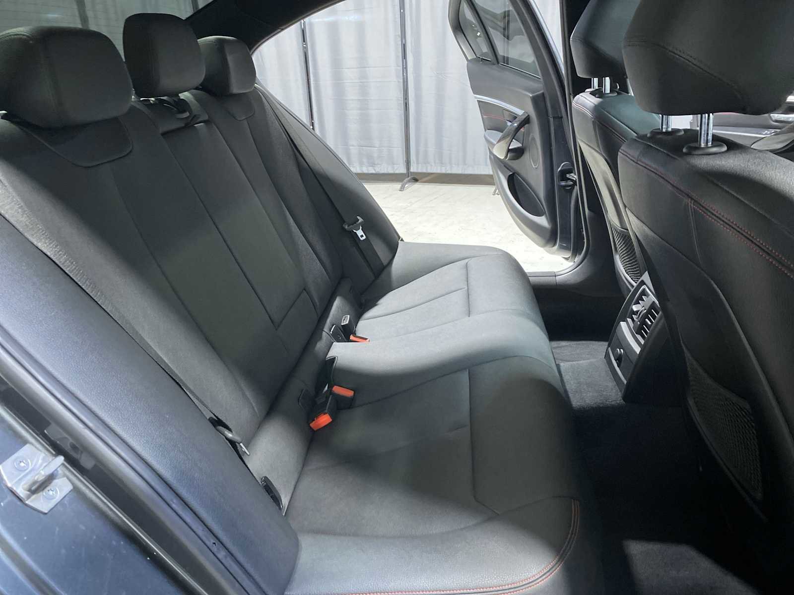 Used 2018 BMW 330i xDrive Sedan image 13