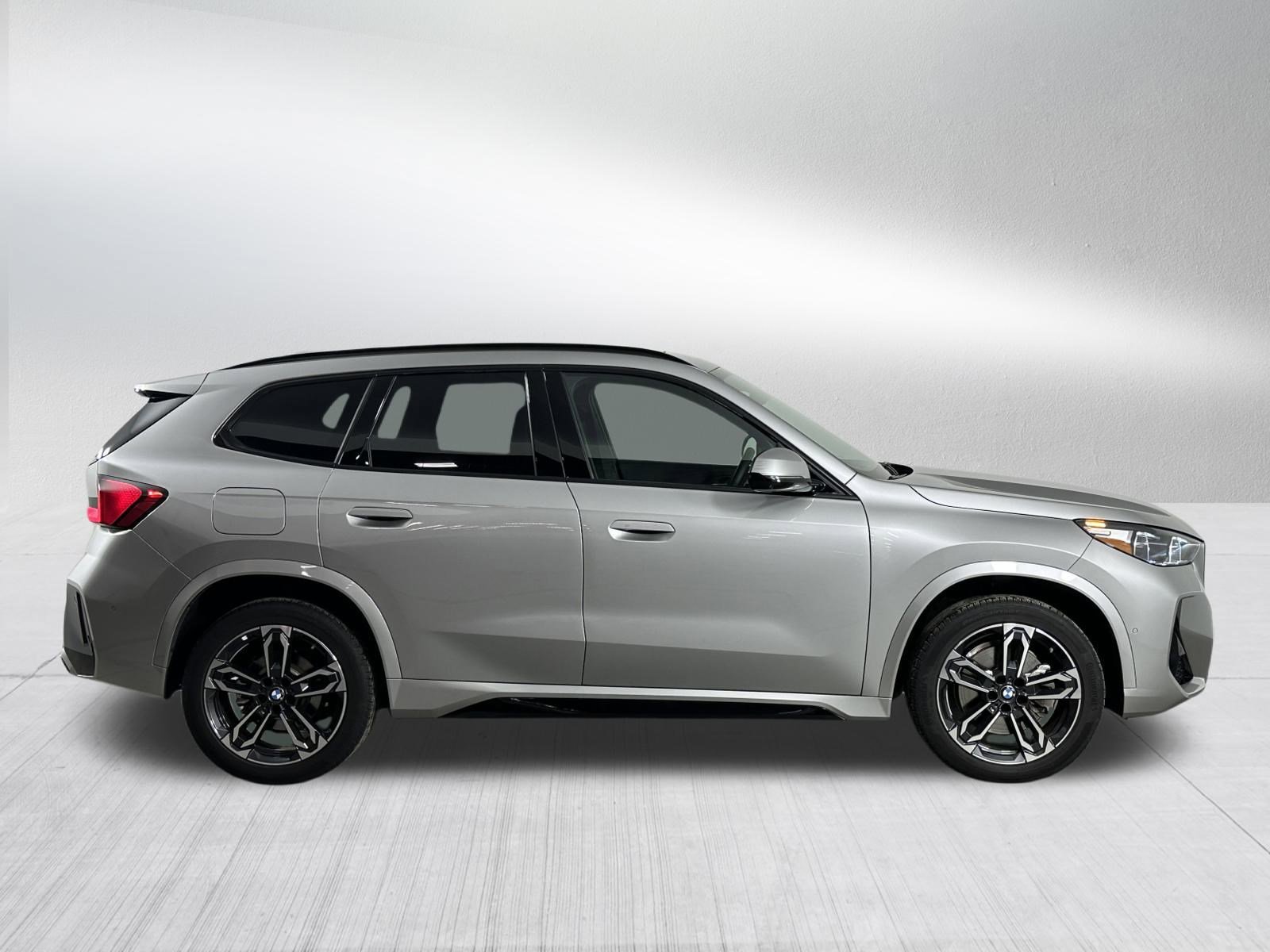 Certified 2025 BMW X1 xDrive28i w/ Technology Package image 8