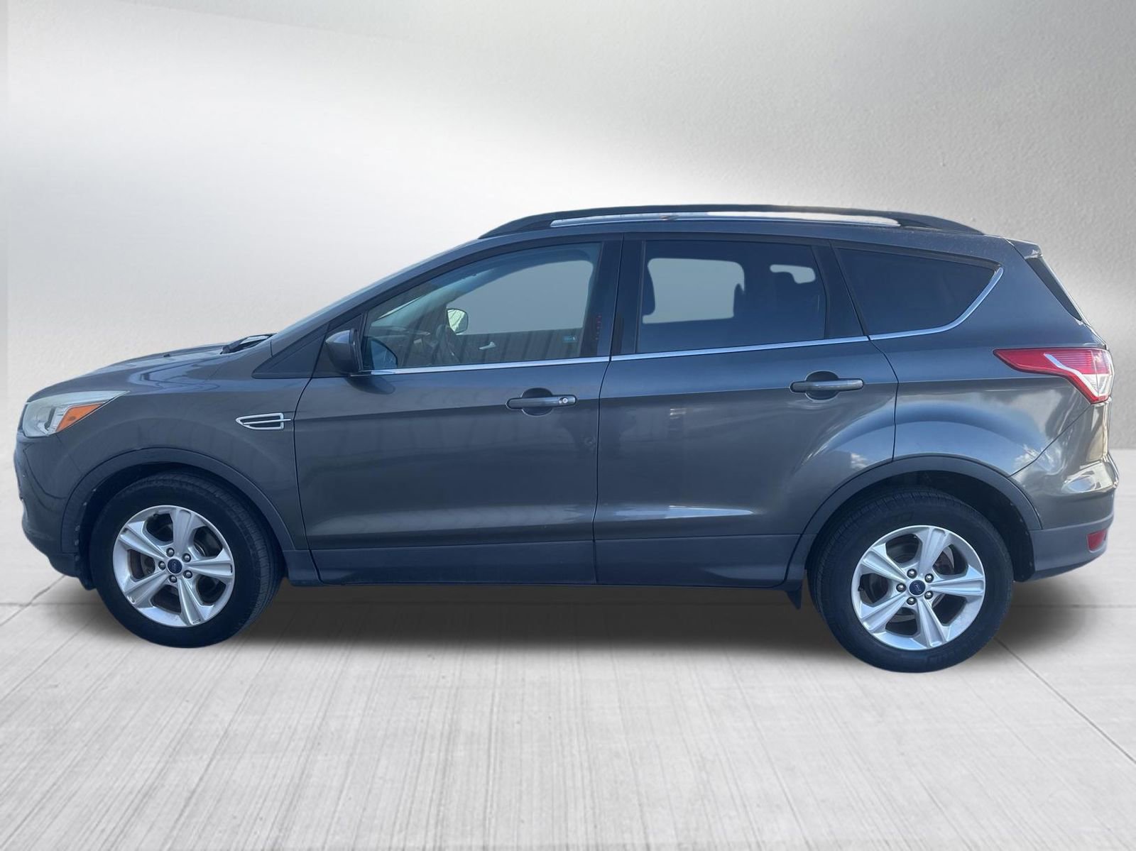 Used 2016 Ford Escape SE w/ Equipment Group 201A image 5