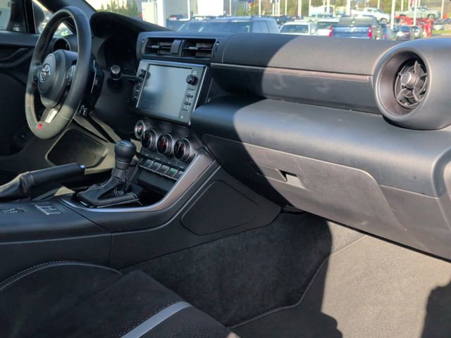 Used 2025 Toyota GR86 Premium w/ Performance Package image 26