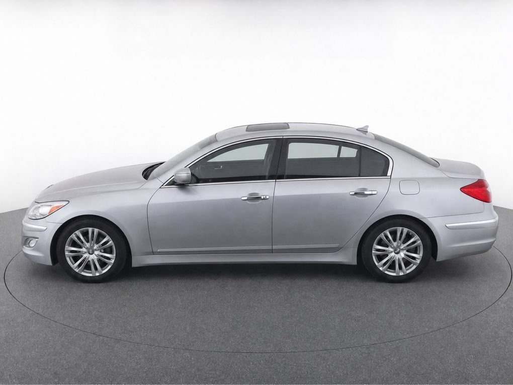 Used 2012 Hyundai Genesis 3.8 w/ Premium Pkg RWD image 8