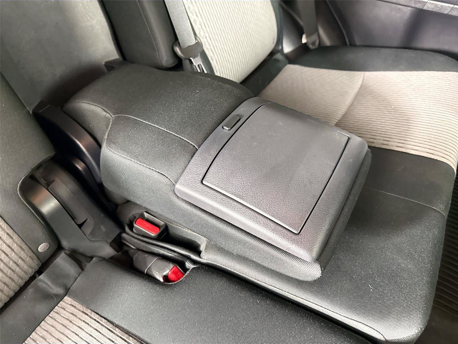 Used 2019 Toyota 4Runner SR5 AWD/4WD image 38