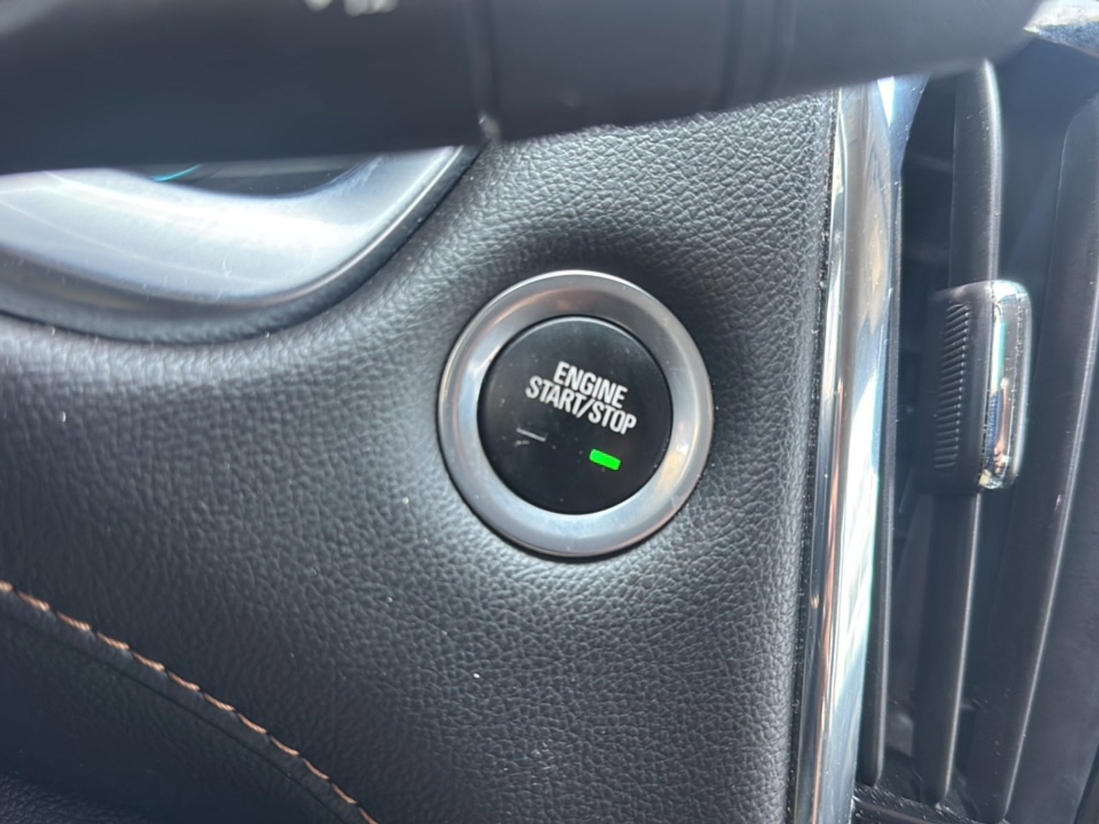Used 2019 Chevrolet Traverse LT FWD image 33