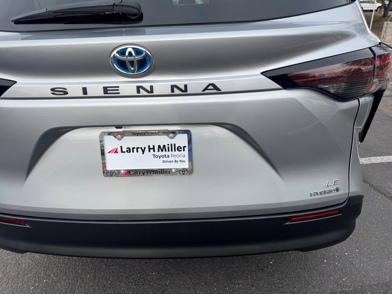 Certified 2023 Toyota Sienna LE FWD image 25