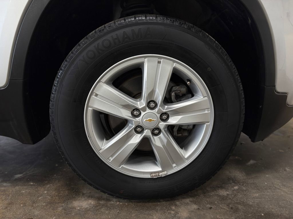 Used 2020 Chevrolet Trax LT w/ LT Convenience Package image 38