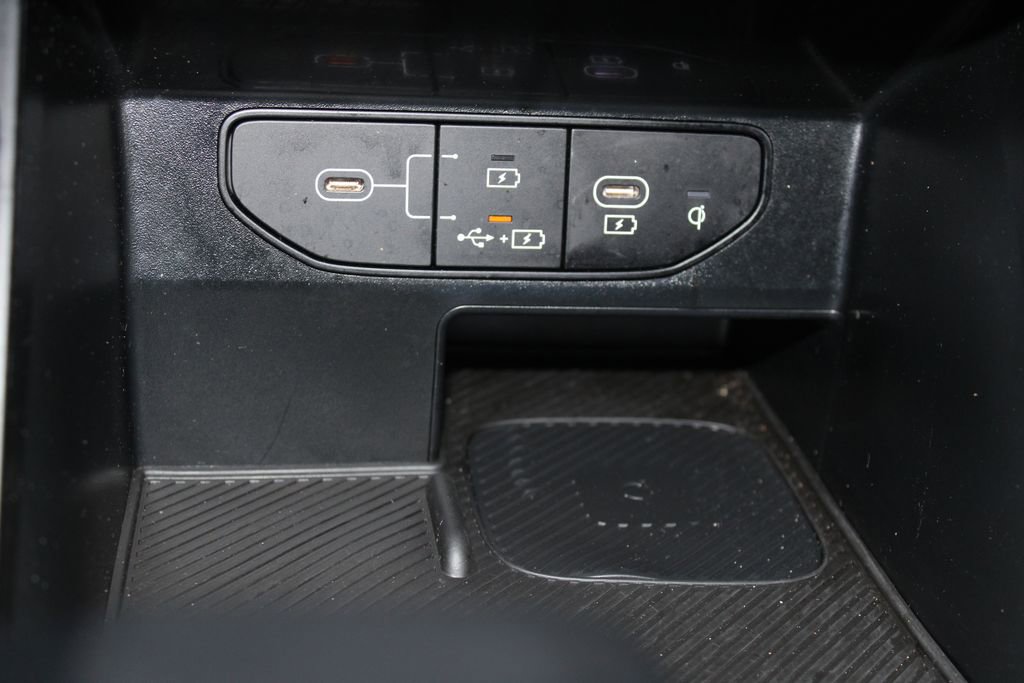 Used 2024 Kia Sorento S image 43