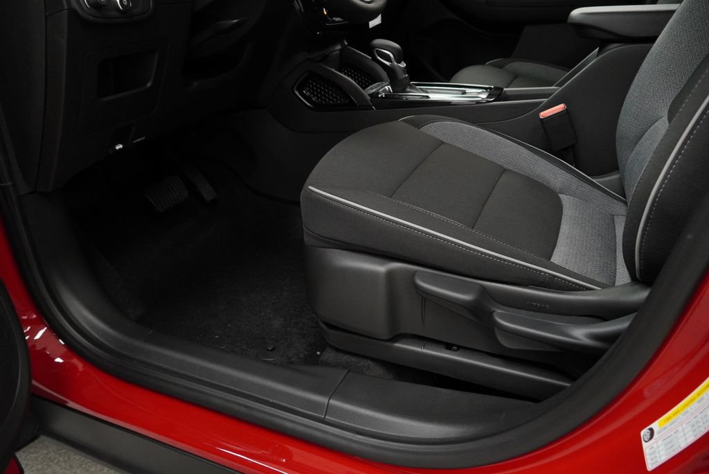 New 2026 Chevrolet TrailBlazer LT w/ LT Cold Weather Package FWD image 23