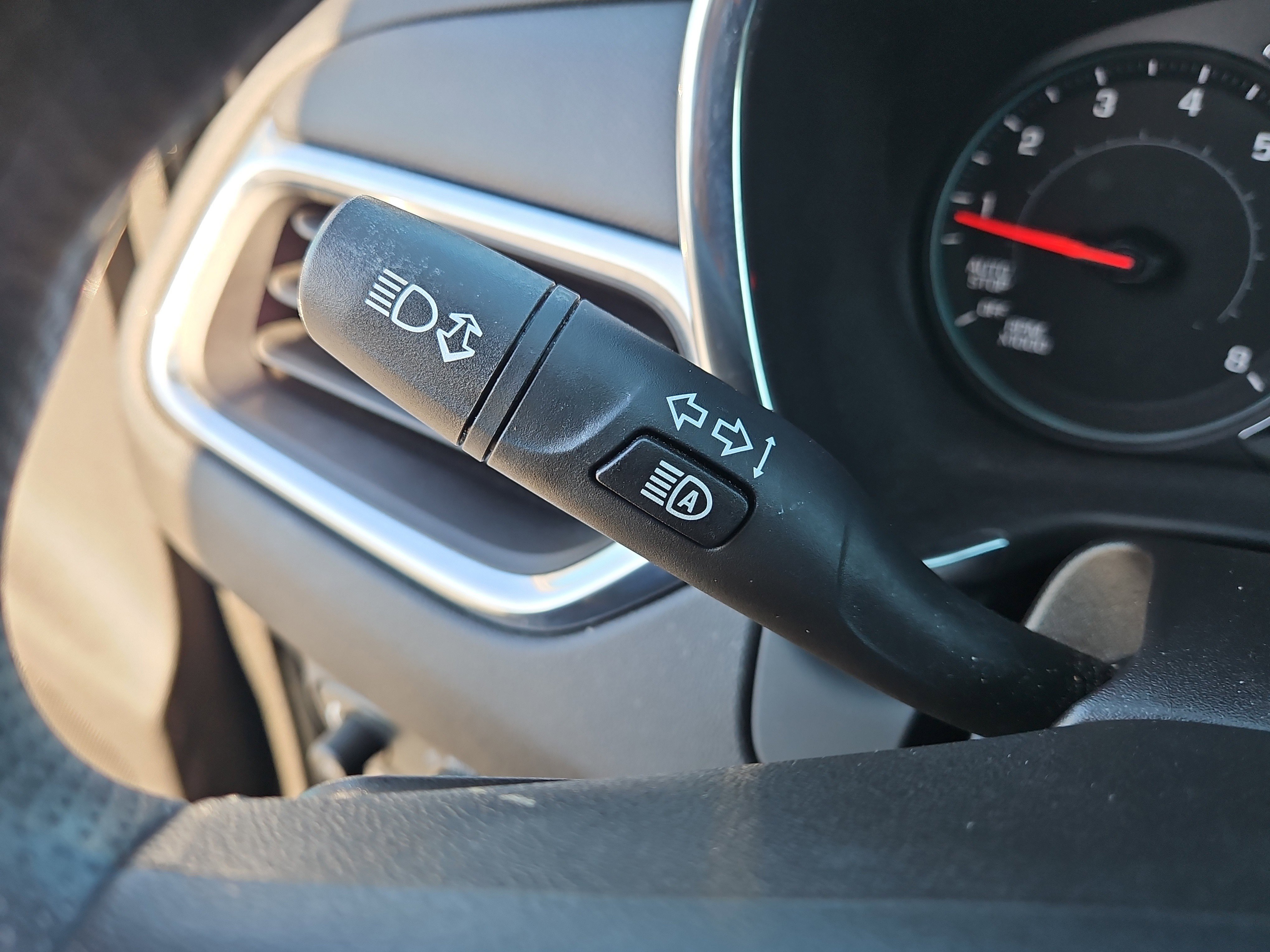 Used 2024 Chevrolet Equinox LT FWD image 24