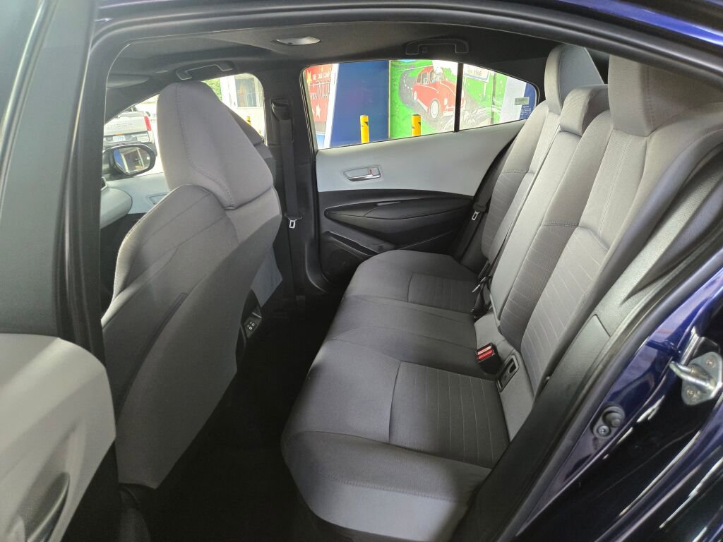 Used 2024 Toyota Corolla SE w/ SE Package FWD image 10
