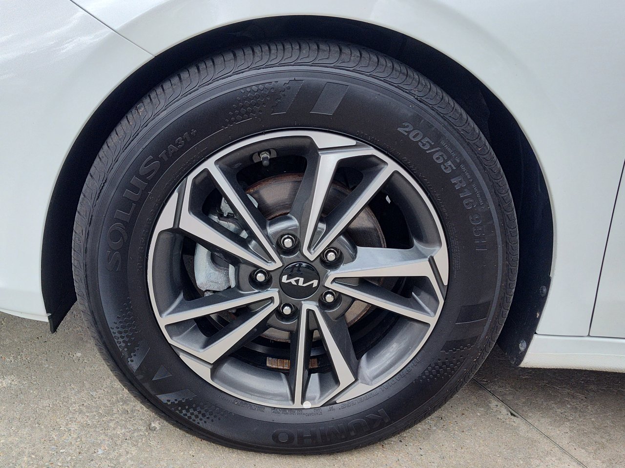 Used 2023 Kia Forte LXS image 10