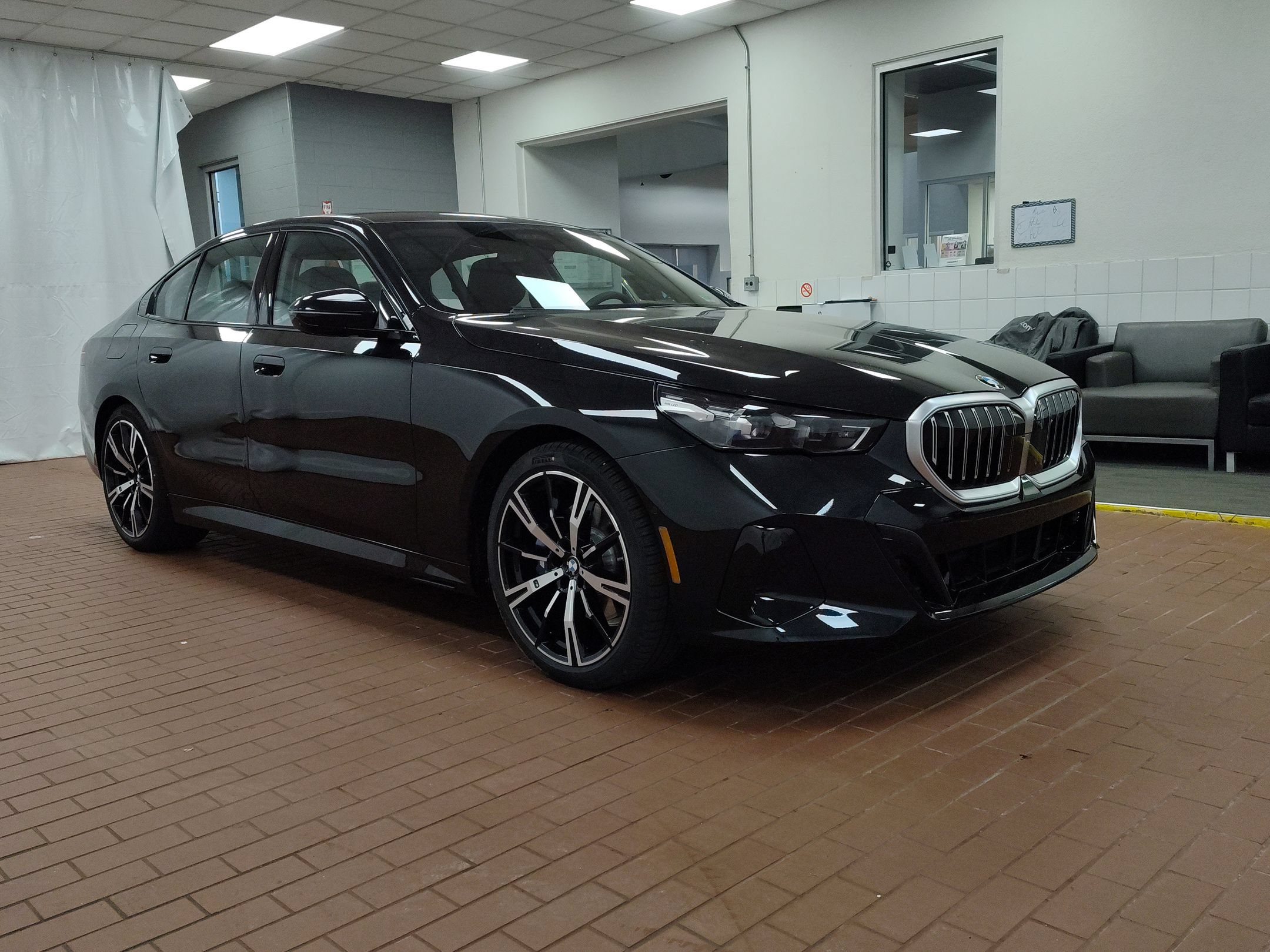 Used 2026 BMW 530i xDrive w/ Executive Package AWD/4WD image 6