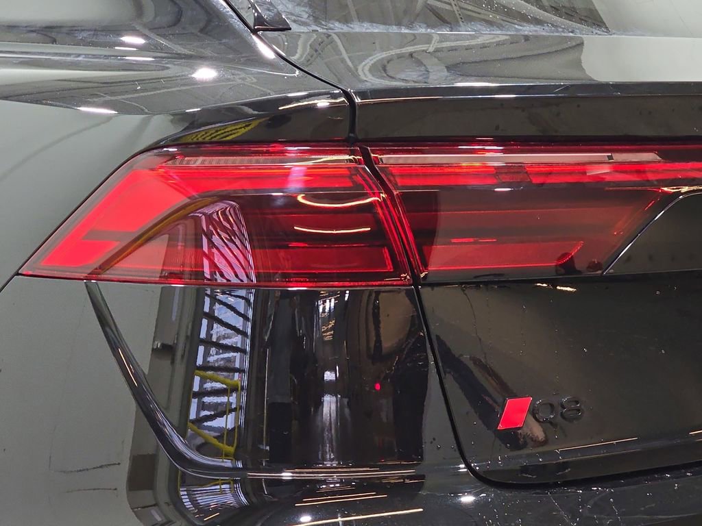 Used 2025 Audi Q8 Premium Plus image 36