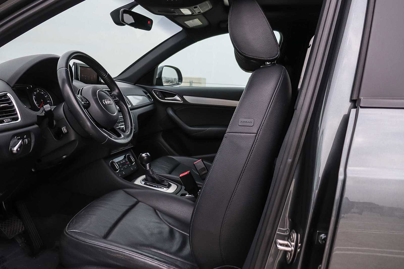 Used 2018 Audi Q3 2.0T Premium FWD image 23
