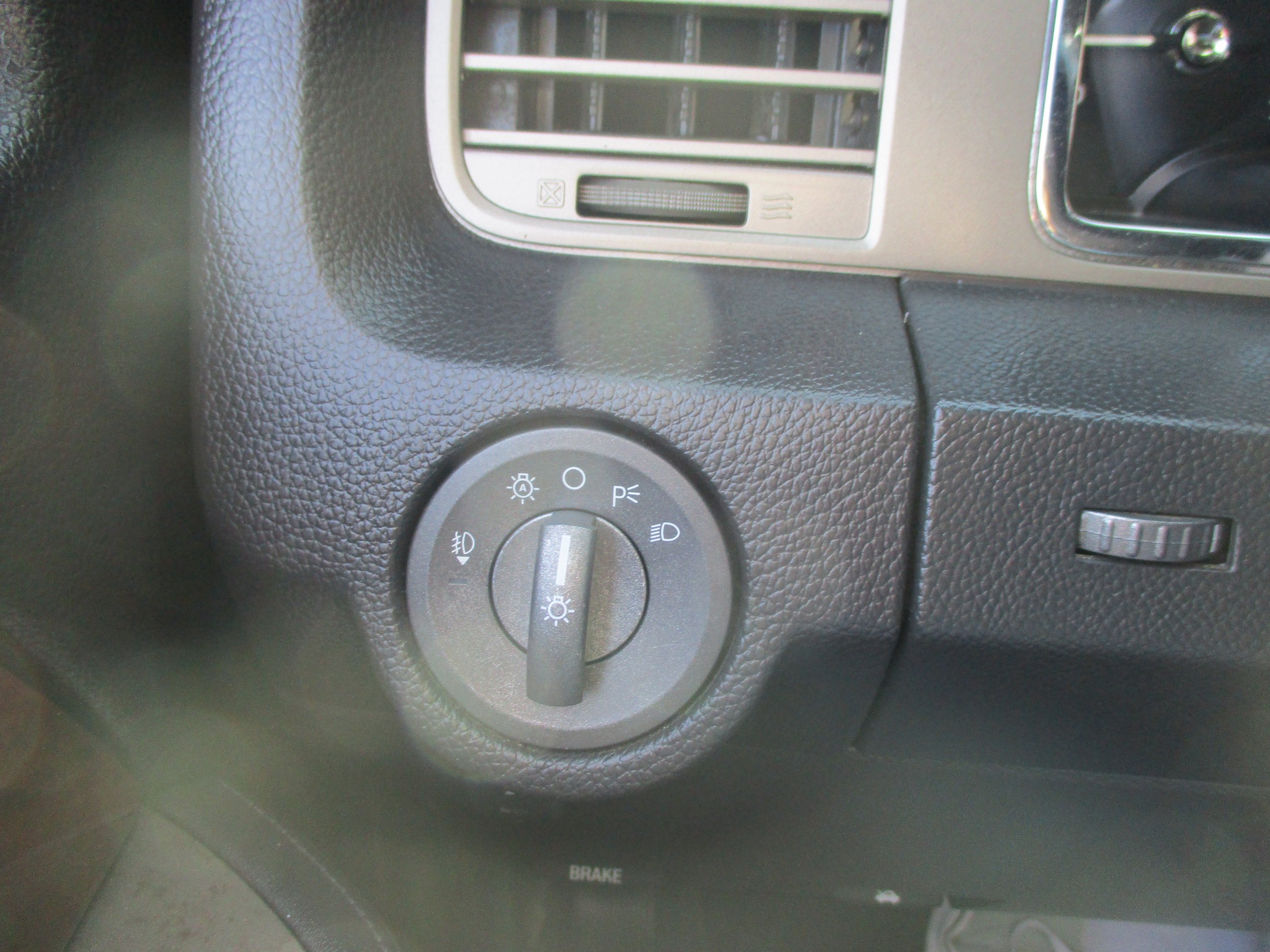Used 2014 Lincoln Navigator 2WD image 18