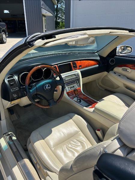 Used 2007 Lexus SC 430 Convertible w/ Preferred Accessory Pkg RWD image 6