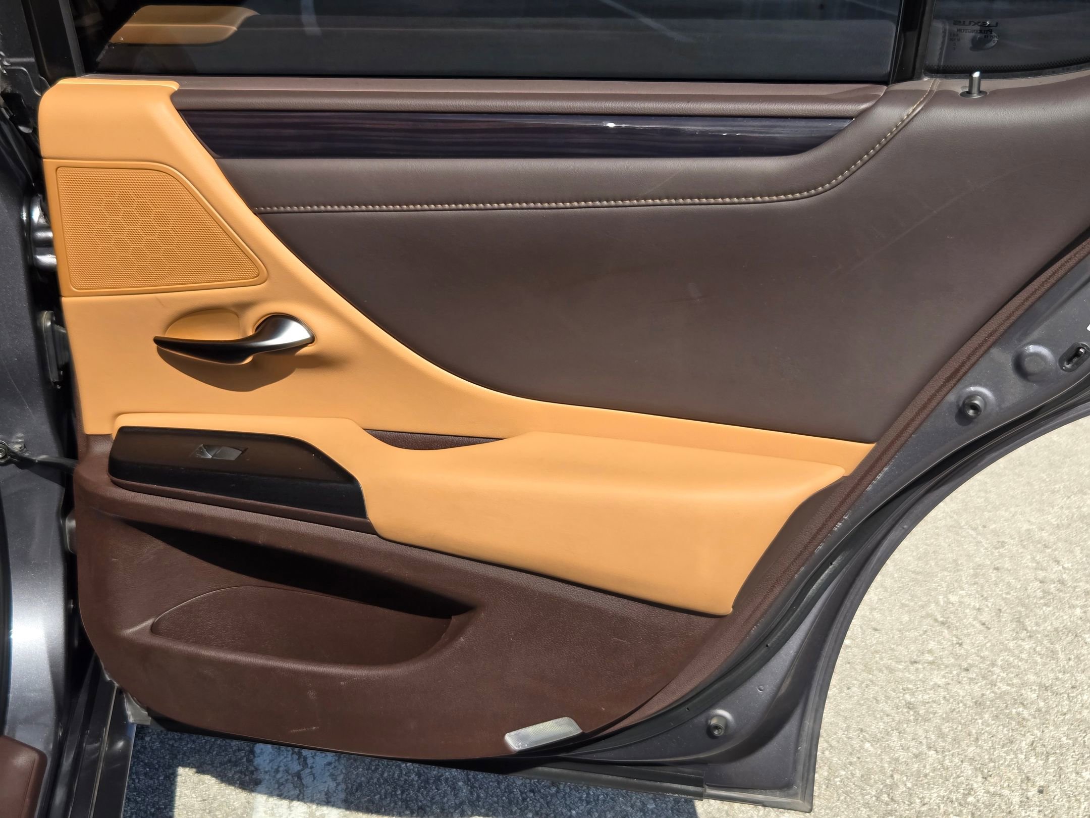 Used 2020 Lexus ES 300h w/ Premium Package FWD image 27