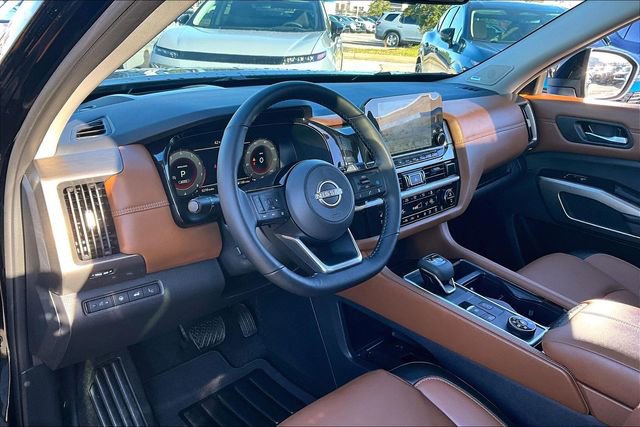 Certified 2025 Nissan Pathfinder Platinum w/ Cargo Package image 12