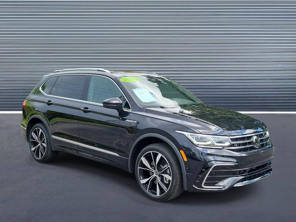 Used 2024 Volkswagen Tiguan SEL R-Line AWD/4WD image 2