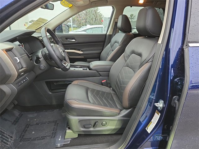 Certified 2024 Nissan Pathfinder Platinum w/ Cargo Package image 10